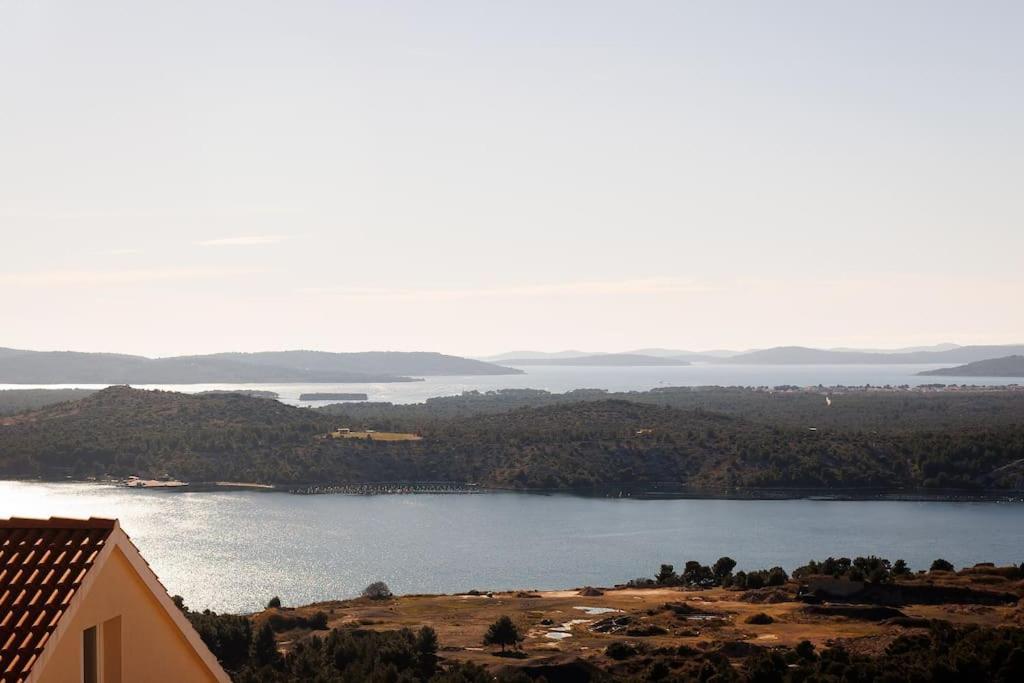 Summer Breeze Apartment - Quiet Place With A Spectacular View And A Garden Šibenik Exteriér fotografie
